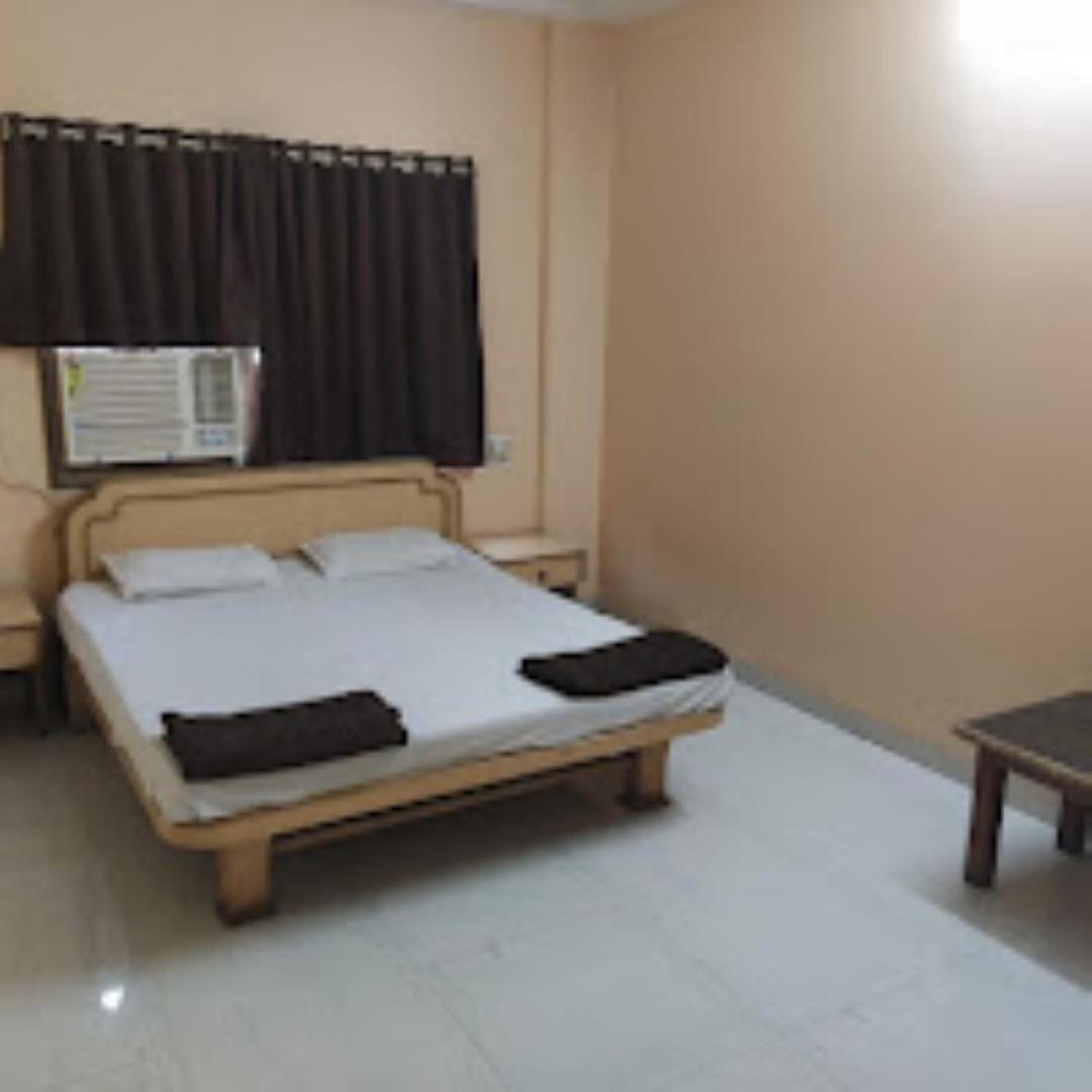 Hotel Pritam Palace , Dhule Exteriér fotografie